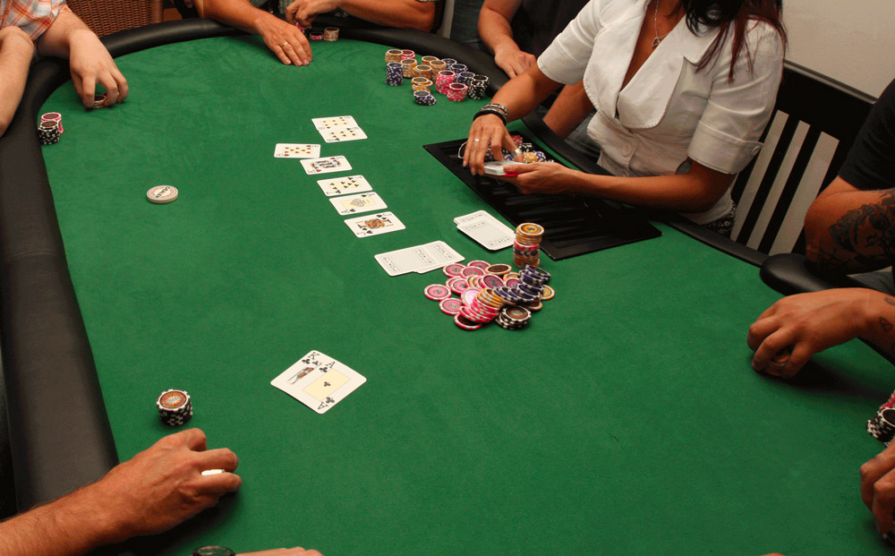 Table de poker entre amis